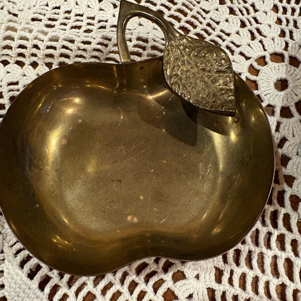 Vintage Brass Apple and Pear Trinket Dishes - Picture 3 of 9